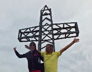 46 Alla croce di vetta del Pizzo Arera (2512 m)